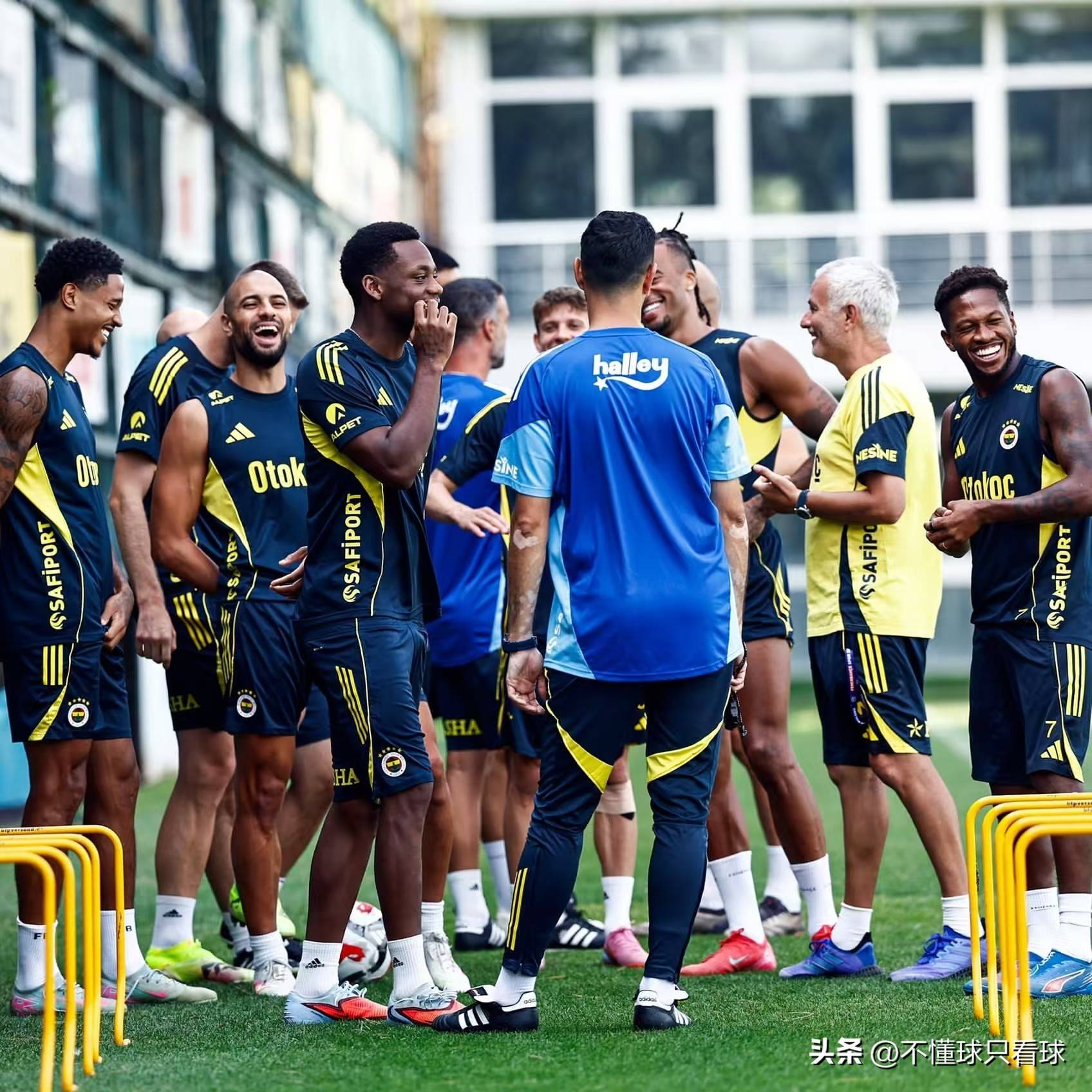 洛杉矶骚乱原因 开云体育