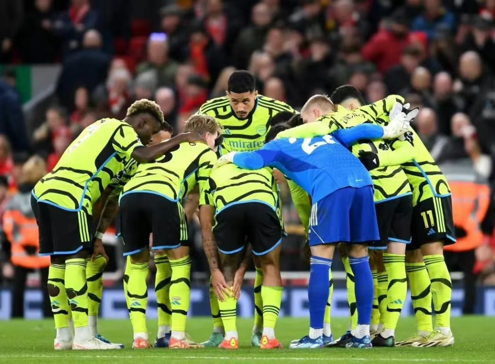 包含今晚利物浦备战足总杯；完成体检细节曝光；压力陡增；轮换策略成焦点的词条开云体育